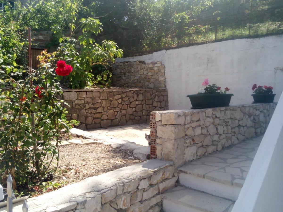 Soustas Apartments Longós 외부 사진
