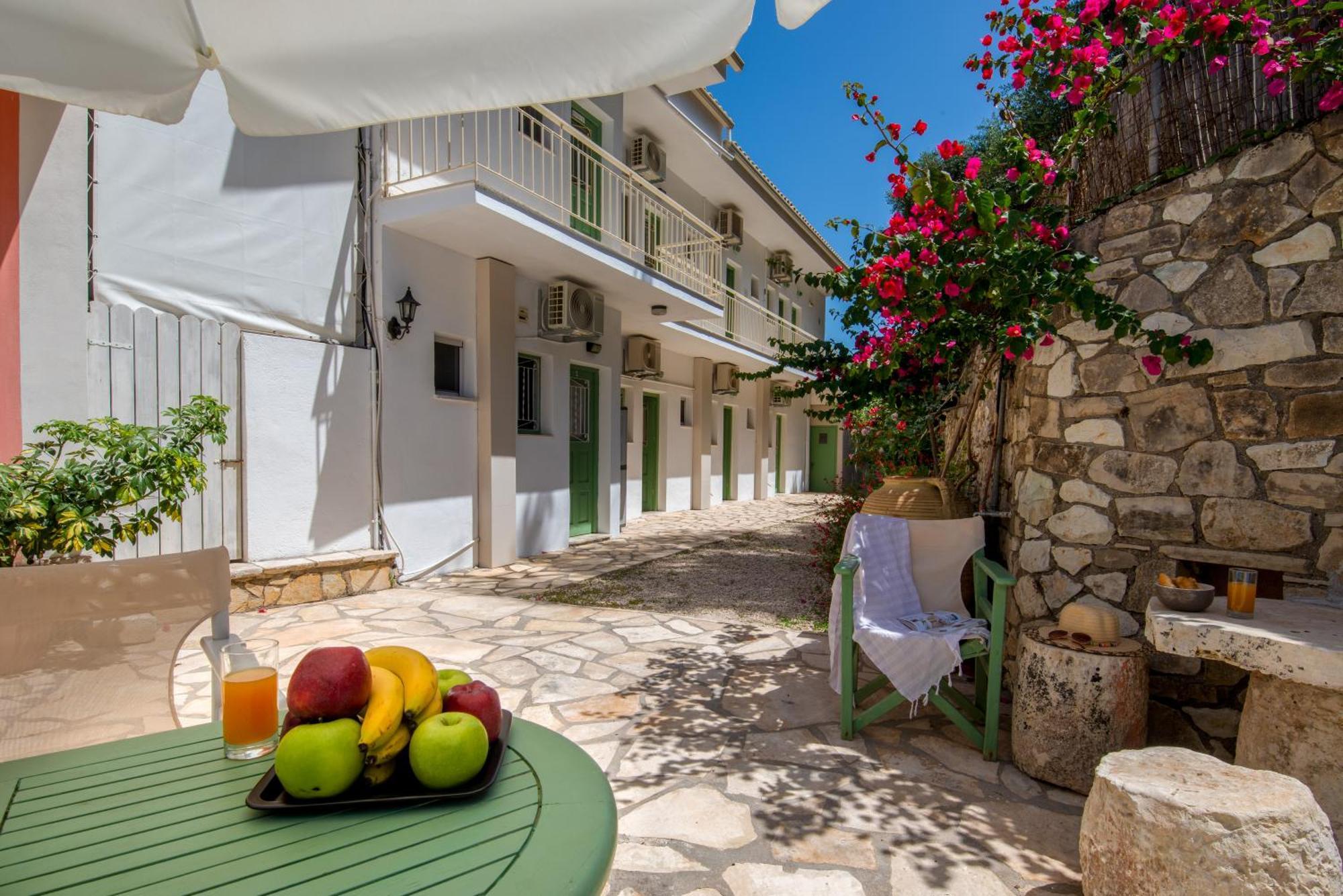 Soustas Apartments Longós 외부 사진